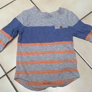 Cat & Jack - 2T - long sleeved t-shirt